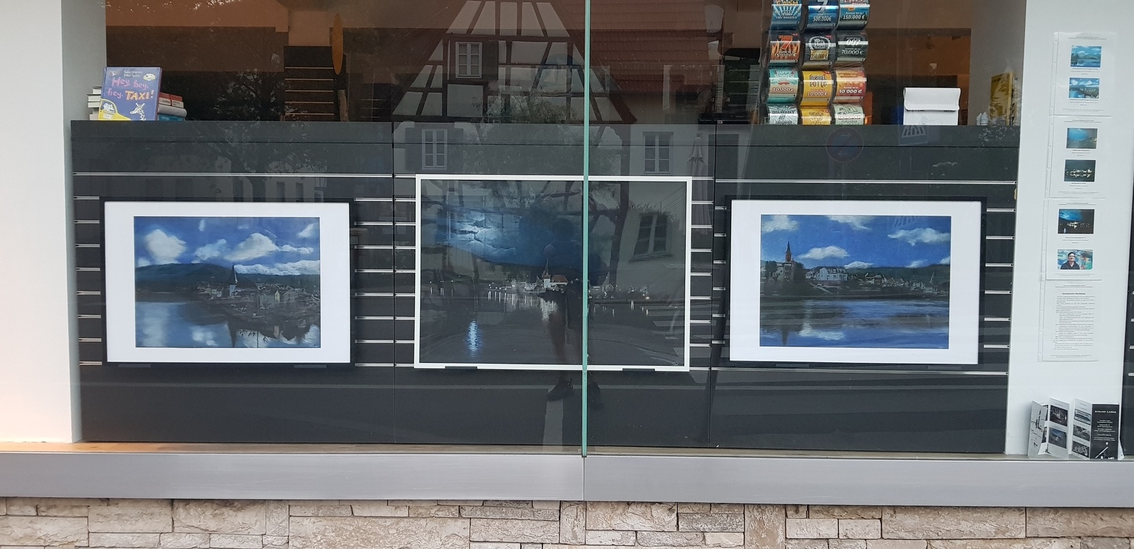 Das Schaufenster der Buchhandlung Schmidt & Hahn