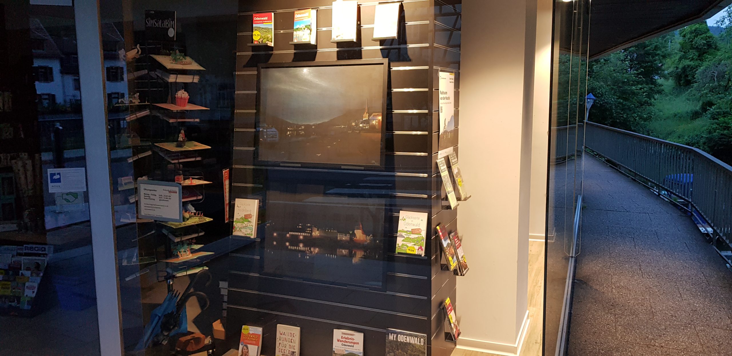 Das zweite Schaufenster der Buchhandlung Schmidt & Hahn